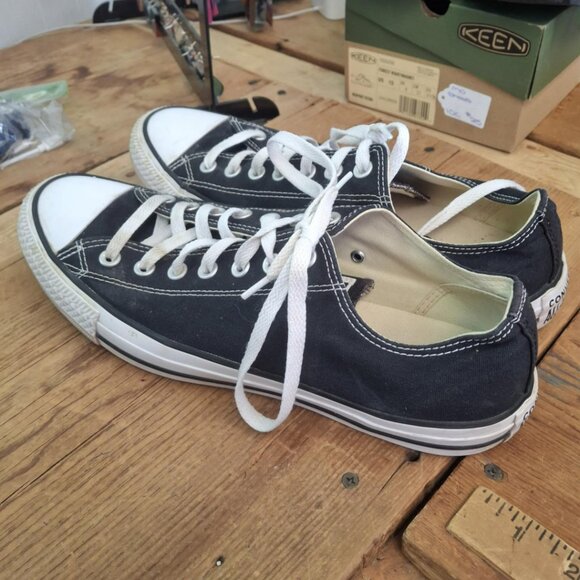 Converse Shoes - Picture 5 of 7